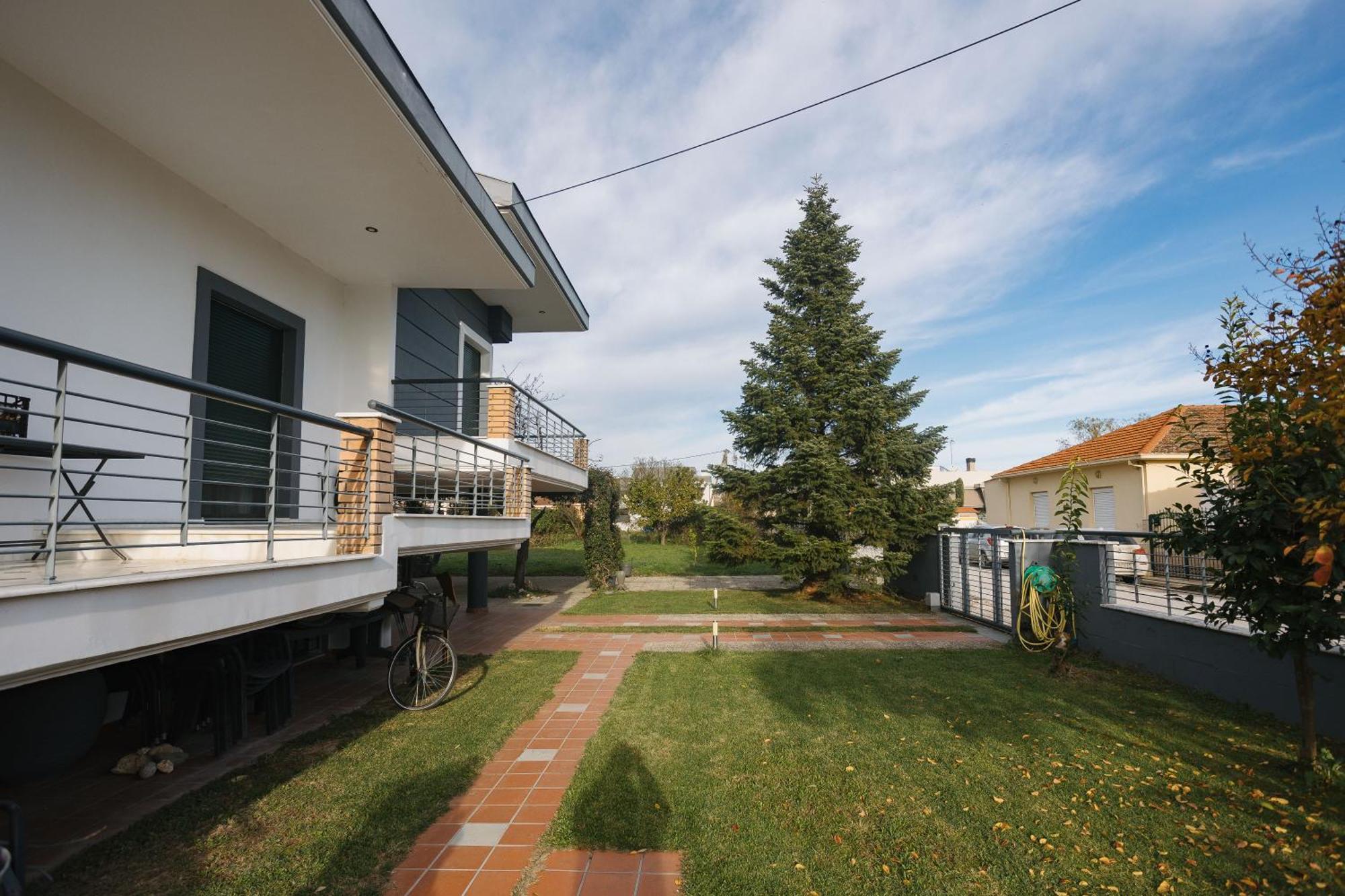 Billiard Home In Trikala Экстерьер фото